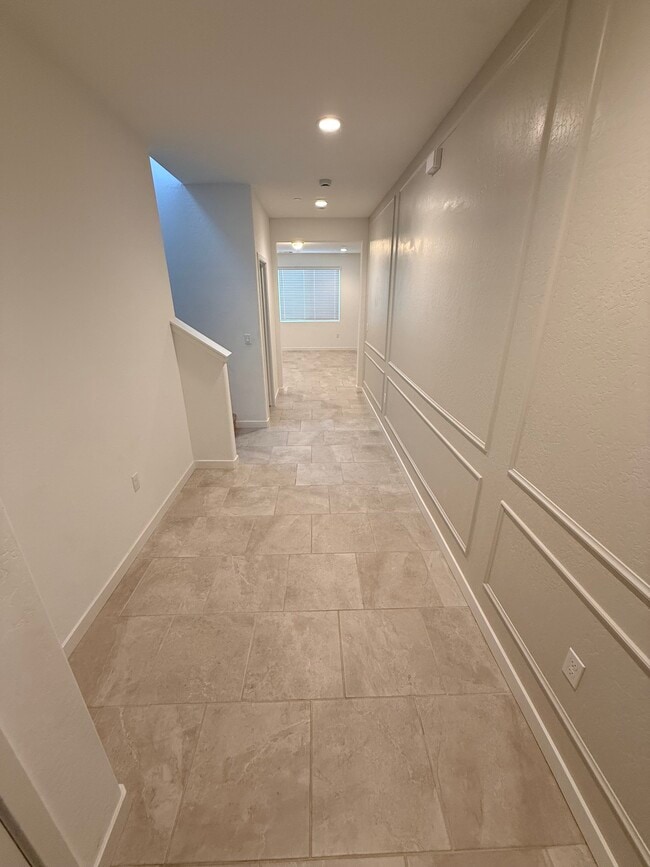 392 Talus Way S in Madera, CA - Building Photo - Building Photo