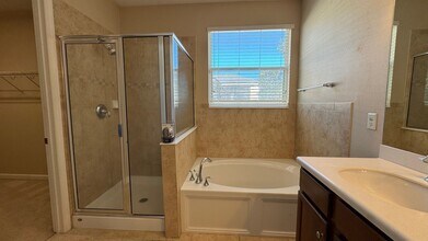 12118 Wynnfield Lakes Cir in Jacksonville, FL - Building Photo - Building Photo