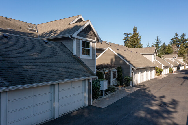 Villas At Carillon in Kirkland, WA - Foto de edificio - Building Photo