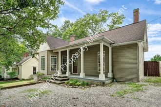319 N Winter St in Midway, KY - Building Photo - Building Photo