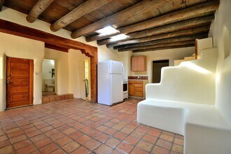 142 Duran St in Santa Fe, NM - Building Photo - Building Photo