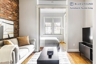 234 W 14th St in New York, NY - Building Photo