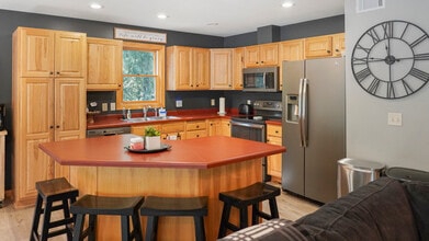 15955 Bayview Dr NE in Parkers Prairie, MN - Foto de edificio - Building Photo