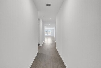 25424 Birch St in Cleveland, TX - Building Photo - Building Photo