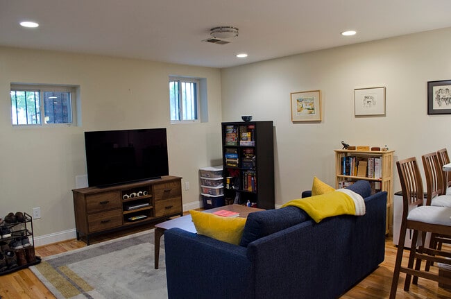 3547 10th St NW, Unit B in Washington, DC - Building Photo - Building Photo
