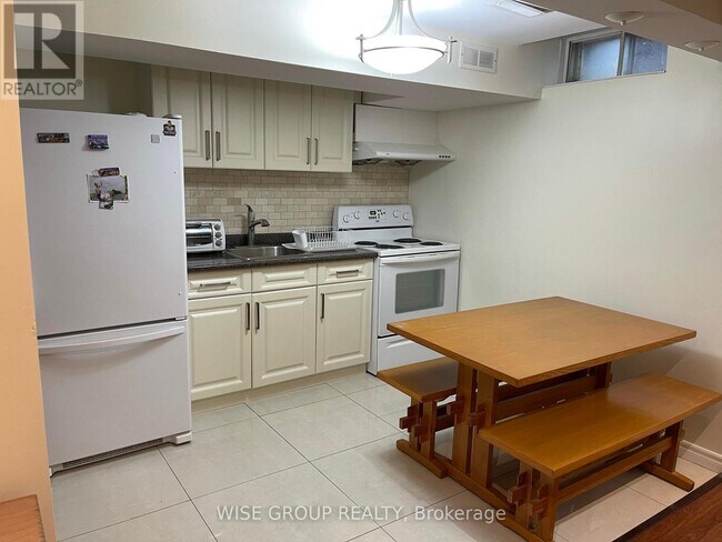 71 Greenbelt Crescent in Richmond Hill, ON - Building Photo - Building Photo
