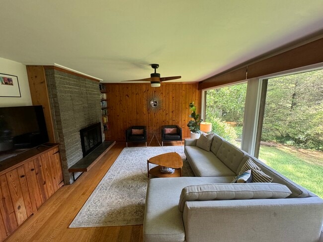 5313 Penny Rd in Raleigh, NC - Building Photo - Building Photo