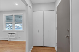 573 Dorothy Dr in Des Plaines, IL - Building Photo - Building Photo