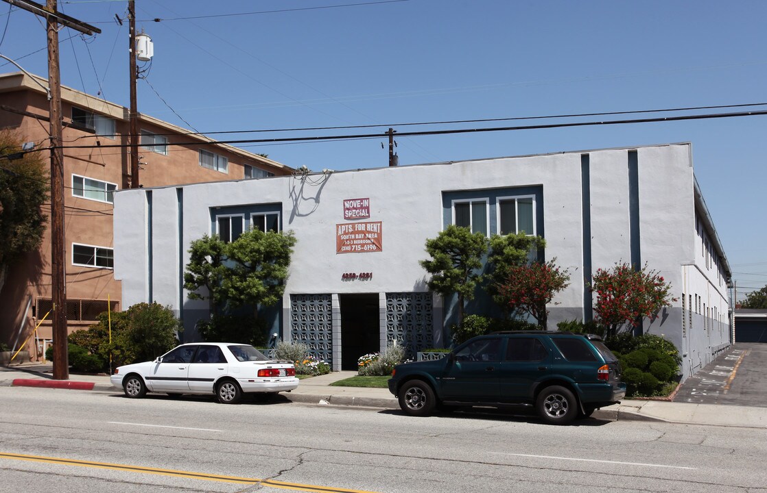 4259-4261 W 182nd St in Torrance, CA - Foto de edificio