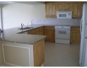 1055 SW Benchor Ave in Port St. Lucie, FL - Building Photo - Building Photo