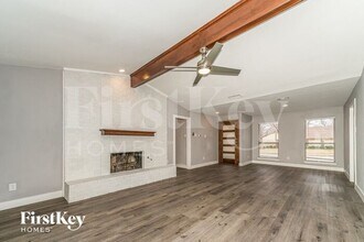 2626 Fallcreek Dr in Carrollton, TX - Building Photo - Building Photo