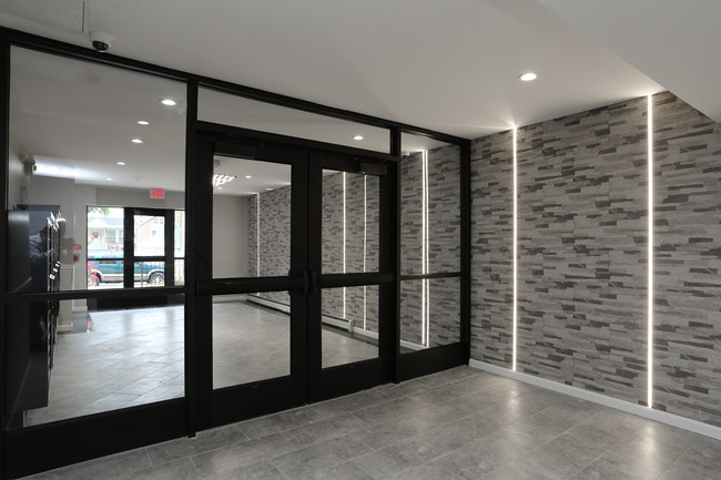 Studios @ 270 in Hartford, CT - Building Photo - Building Photo
