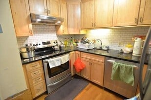 131 Pierce St, Unit 404 in Malden, MA - Building Photo