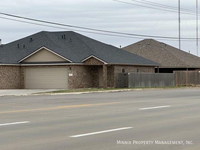 9802 Avenue U in Lubbock, TX - Building Photo - Building Photo