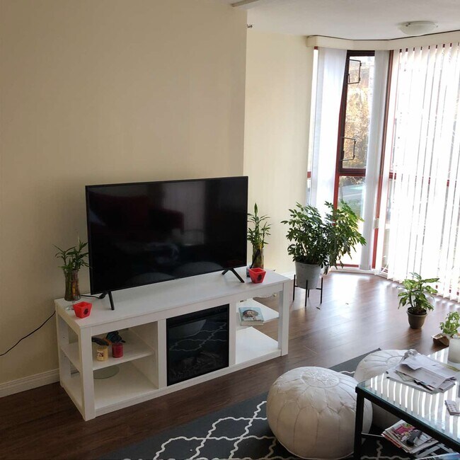 811 Helmcken St in Vancouver, BC - Building Photo - Building Photo