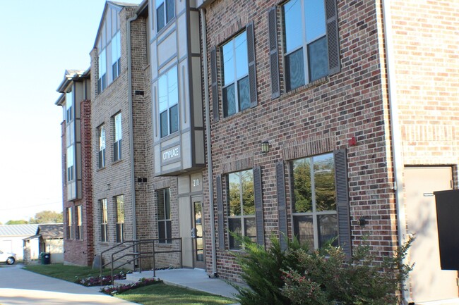 City Place Apartments in Denton, TX - Building Photo - Building Photo