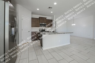 13560 W Briles Rd in Peoria, AZ - Building Photo - Building Photo