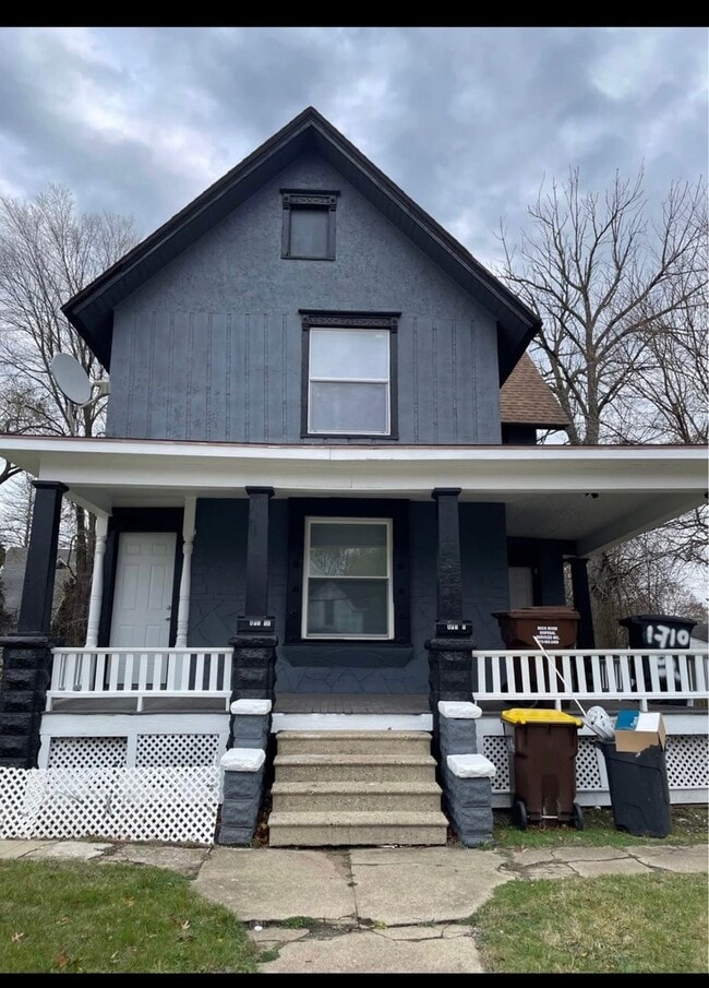 property at 1710 7th St