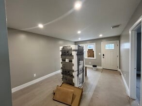 215 Stanley St in New Britain, CT - Building Photo - Building Photo