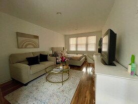 215 W Broadway, Unit M2 in Long Beach, NY - Building Photo