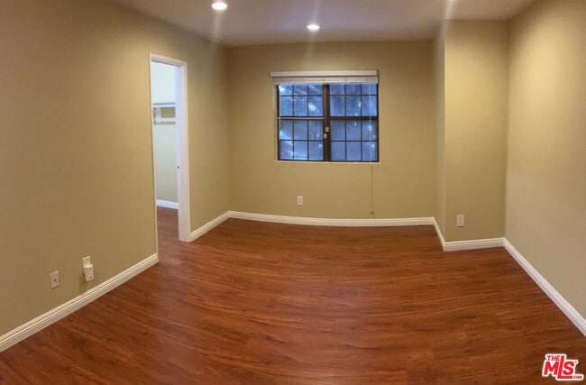 698 S Berendo St in Los Angeles, CA - Building Photo - Building Photo