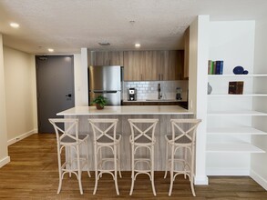 Biscayne Gardens Apartments in North Miami, FL - Building Photo - Building Photo