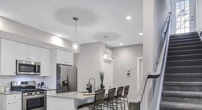 property at 32 Horton Pl