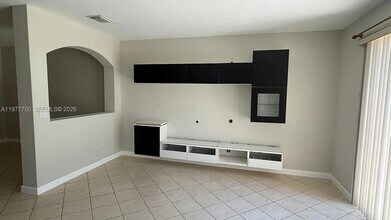 7655 NW 116th Ave in Medley, FL - Building Photo - Building Photo