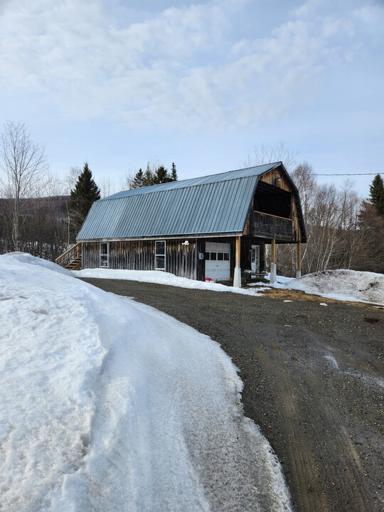 246 Stannard Mountain Rd, Unit 1 in Lyndonville, VT - Building Photo