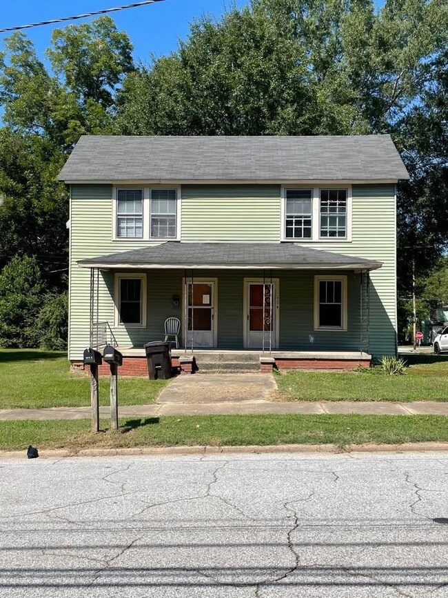 property at 625 O'Neal St