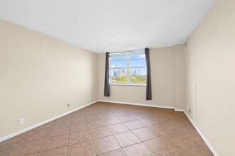 1625 SE 10th Ave, Unit 608 in Fort Lauderdale, FL - Foto de edificio - Building Photo