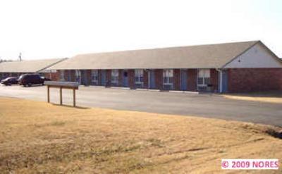 Maple Leaf Apartments in Tahlequah, OK - Building Photo