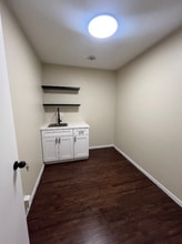 508 E Broad St in Elyria, OH - Foto de edificio - Building Photo