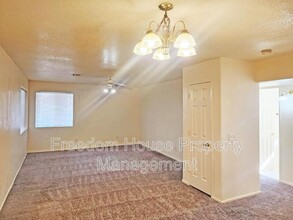 2321 E Calvada Blvd in Pahrump, NV - Building Photo - Building Photo