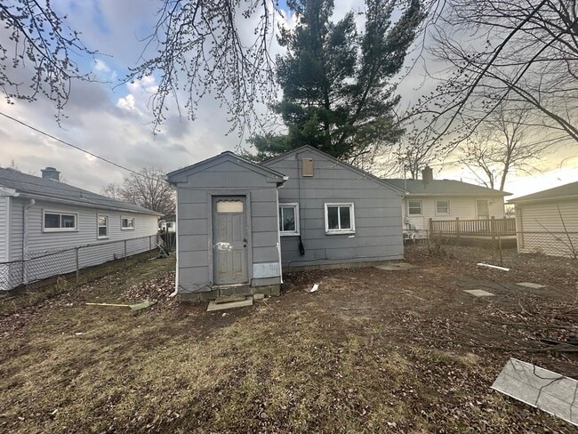 32360 Carlisle Pky in Wayne, MI - Building Photo - Building Photo