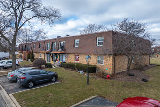 Fireside Terrace in Buffalo Grove, IL - Building Photo - Primary Photo