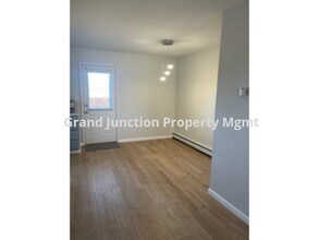 565 W Willow Ct in Clifton, CO - Building Photo - Building Photo