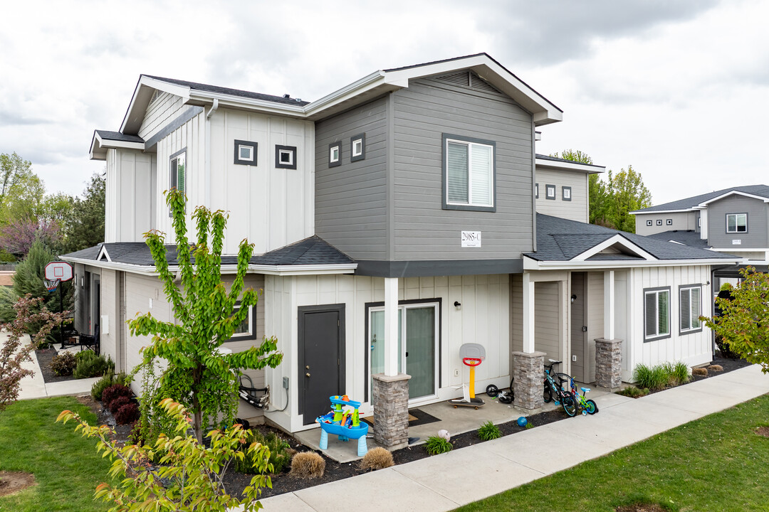 Maddyn Village in Meridian, ID - Building Photo