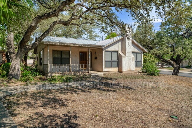 145 E Summit Ave in San Antonio, TX - Building Photo - Building Photo