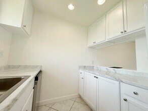6106 Forest Hill Blvd, Unit 204 in West Palm Beach, FL - Building Photo - Building Photo