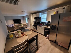 50 Neyland St in Houston, TX - Building Photo - Building Photo