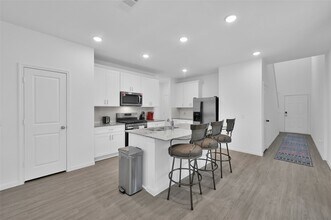 10917 Fly Catcher Dr in Willis, TX - Building Photo - Building Photo