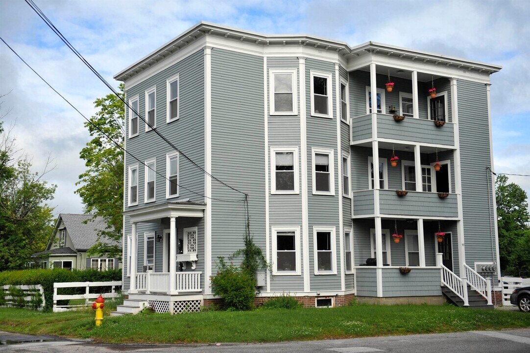 90 Longwood Ave in Manchester, NH - Building Photo