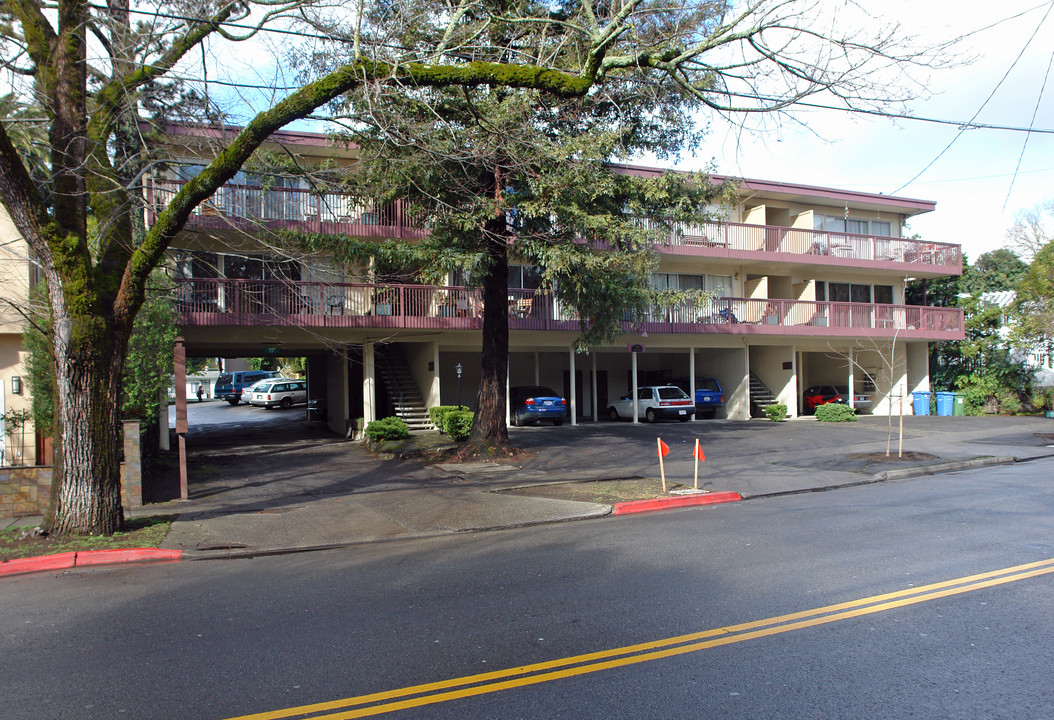 1219 Grand Ave in San Rafael, CA - Building Photo