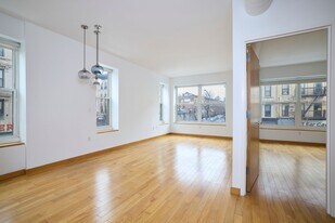 318 Knickerbocker Ave in Brooklyn, NY - Building Photo