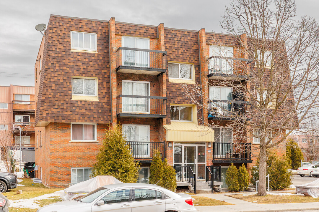 445 Ampère Av in Laval, QC - Building Photo