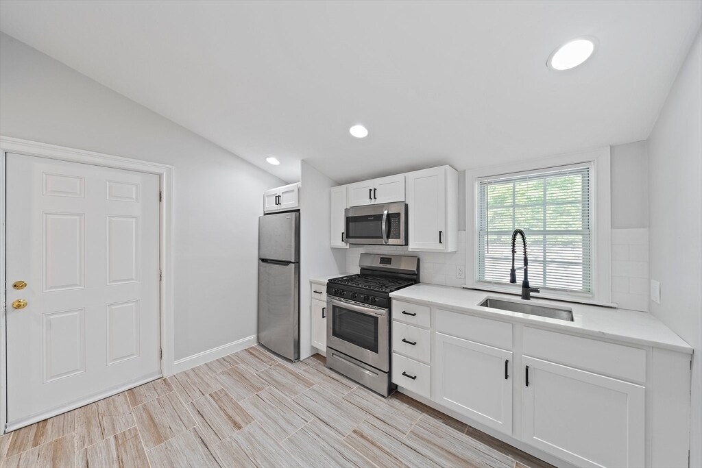 238 Neponset St in Canton, MA - Building Photo