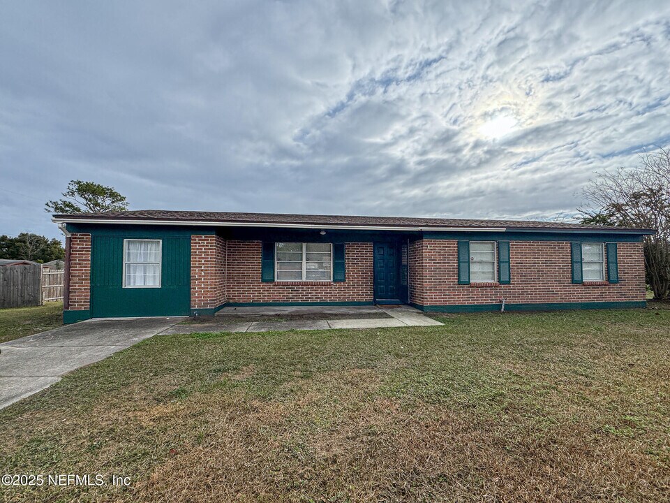 7554 Springer Pl in Jacksonville, FL - Building Photo