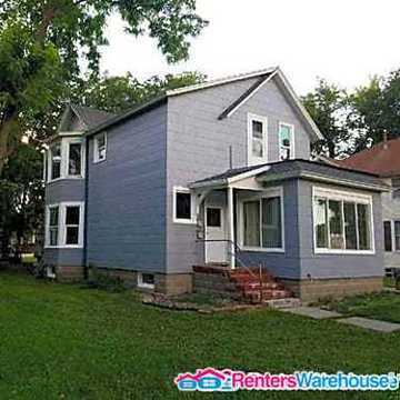 property at 224 S Park St