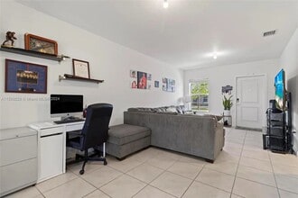 389 NE 5th Pl in Florida City, FL - Building Photo - Building Photo